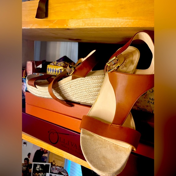 Platform sandals - Picture 1 of 1